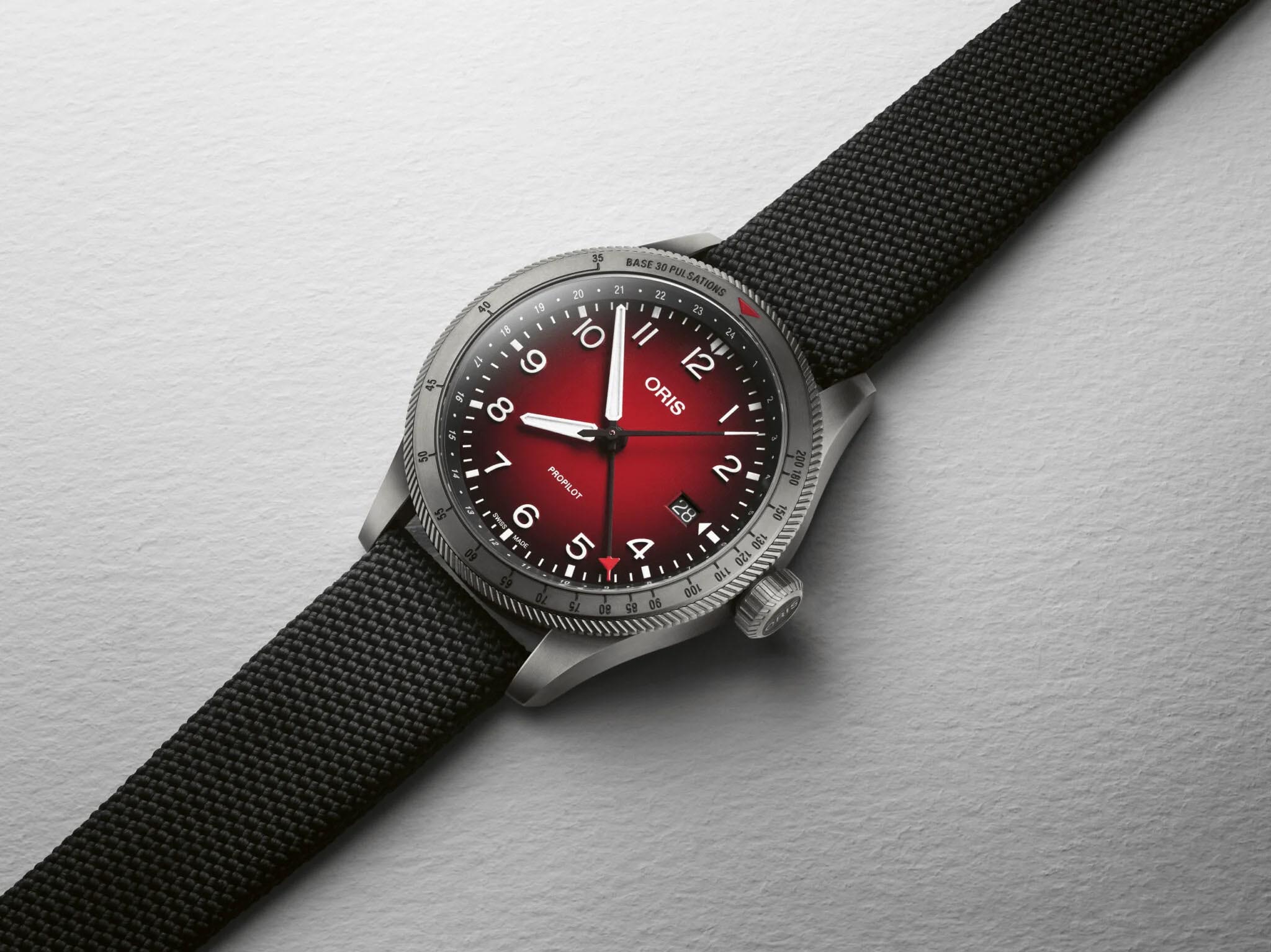 Oris Oris Propilot Gmt 01 798 7773 4268-07 3 20 14GLC, propilot швейцария мужские часы на браслете тканевый боковой вид